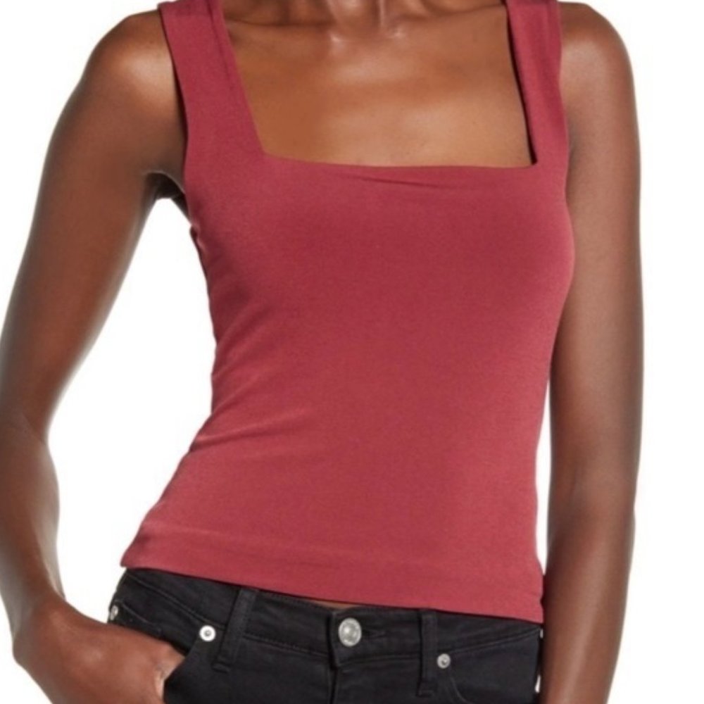 Leith Square Neck Cropped Tank